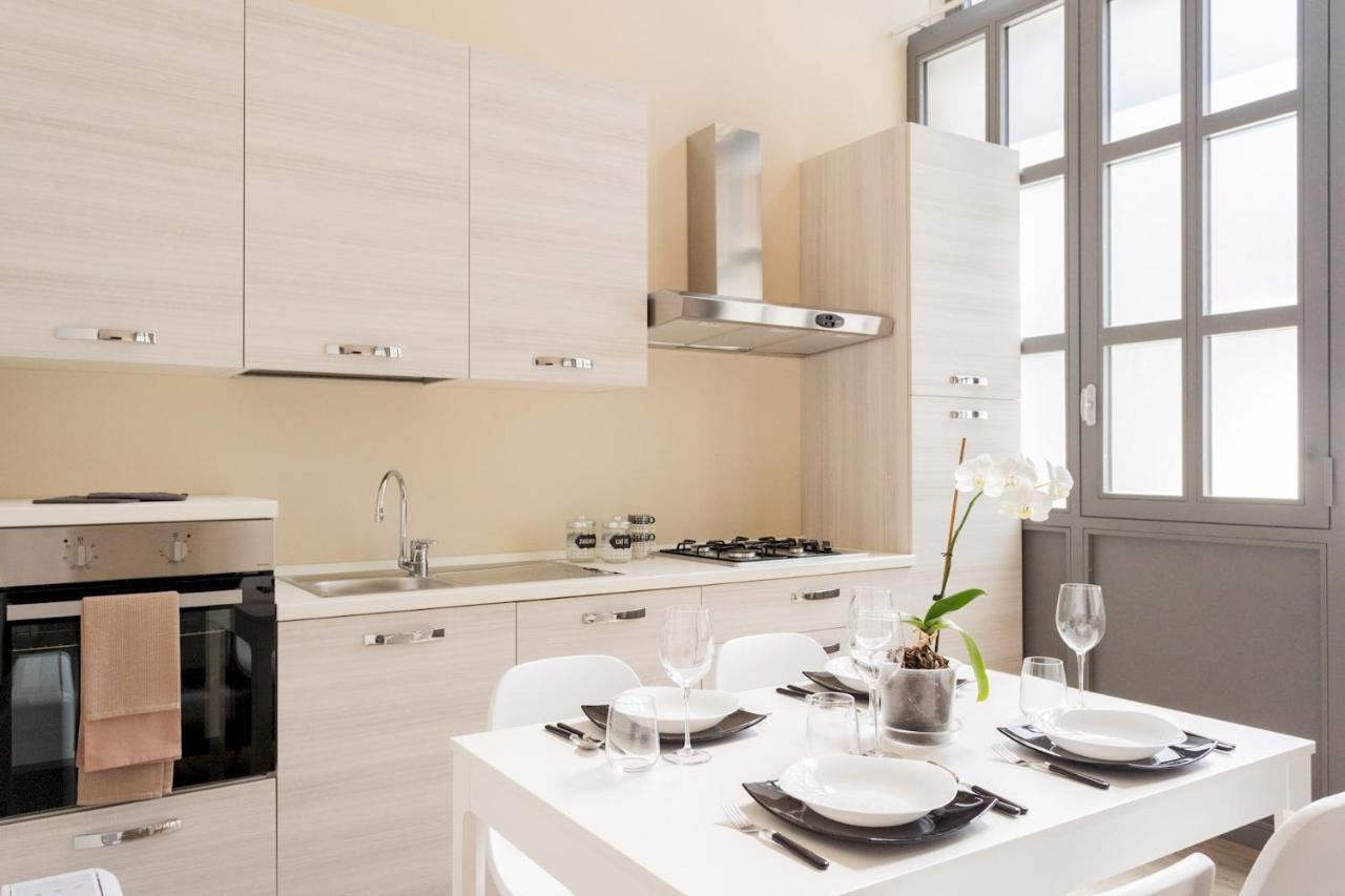 Romantic Escape City Centre With Jacuzzi & Parking By Rent All Côme Esterno foto