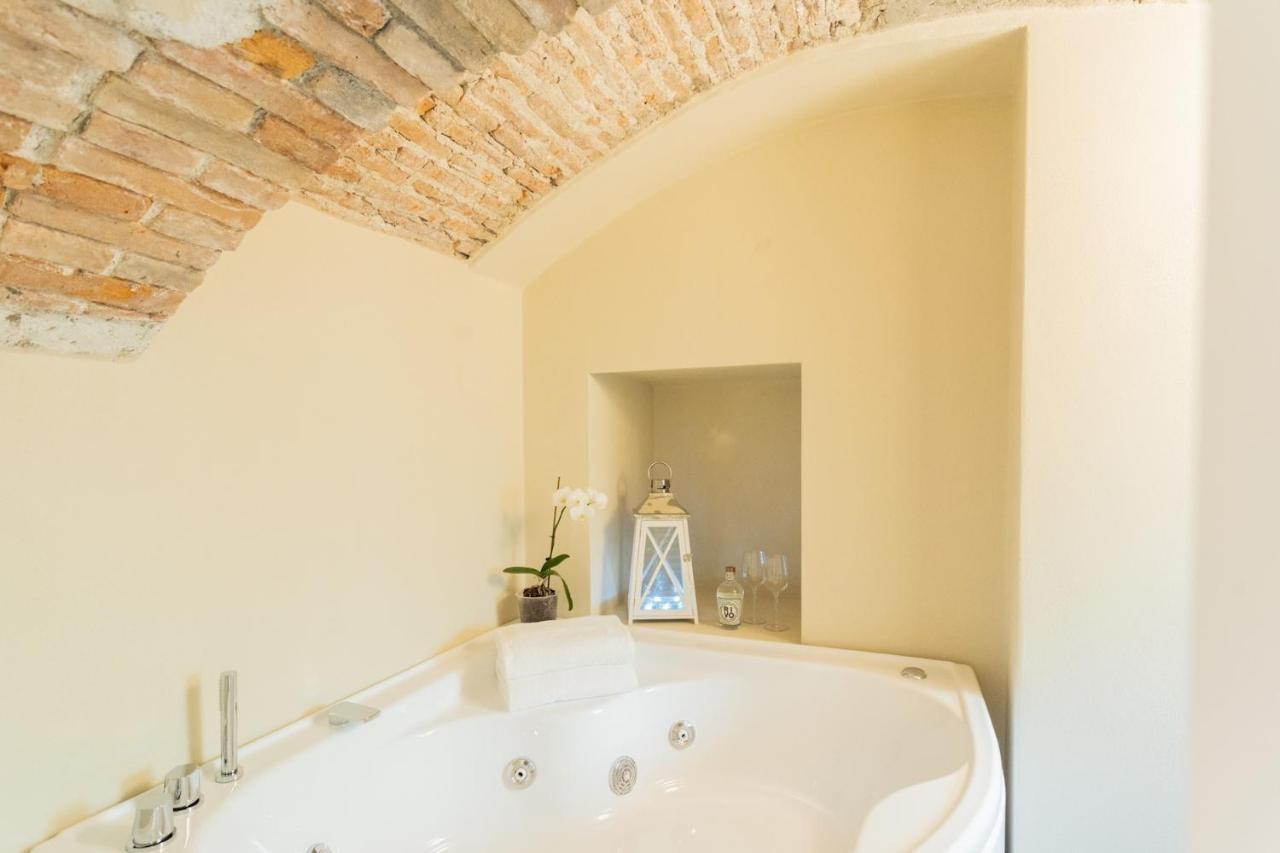 Romantic Escape City Centre With Jacuzzi & Parking By Rent All Côme Esterno foto