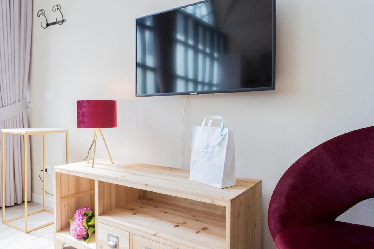 Romantic Escape City Centre With Jacuzzi & Parking By Rent All Côme Esterno foto